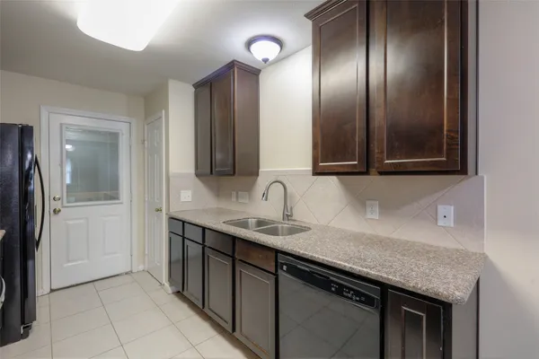 $1,700 | 11905 Algonquin Drive, Unit 20, Houston, TX 77089