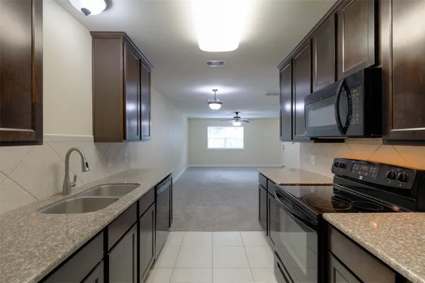 $1,700 | 11905 Algonquin Drive, Unit 20, Houston, TX 77089