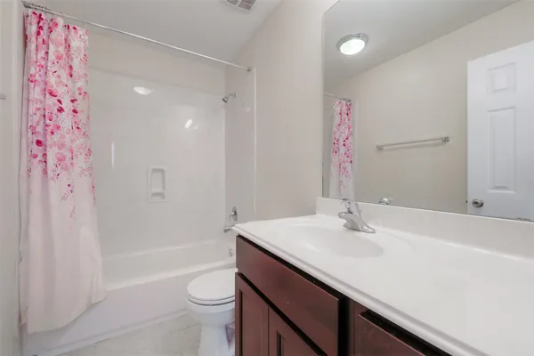 $1,700 | 11905 Algonquin Drive, Unit 20, Houston, TX 77089