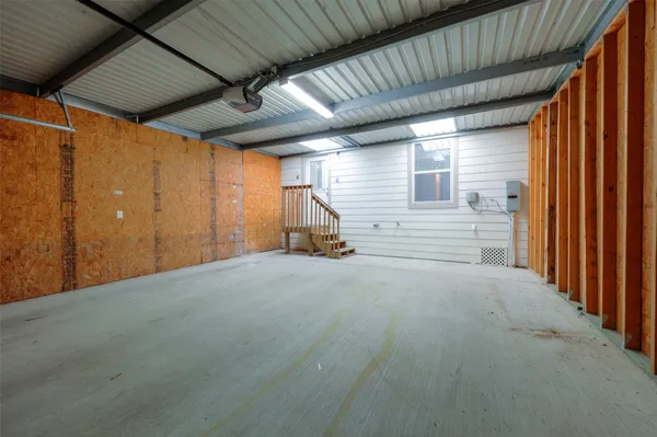 $1,700 | 11905 Algonquin Drive, Unit 20, Houston, TX 77089