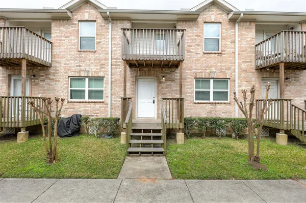 $1,700 | 11905 Algonquin Drive, Unit 20, Houston, TX 77089
