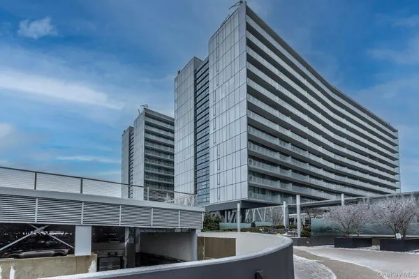 $718,000 | 131-03 40 Road, Unit 10E | Flushing