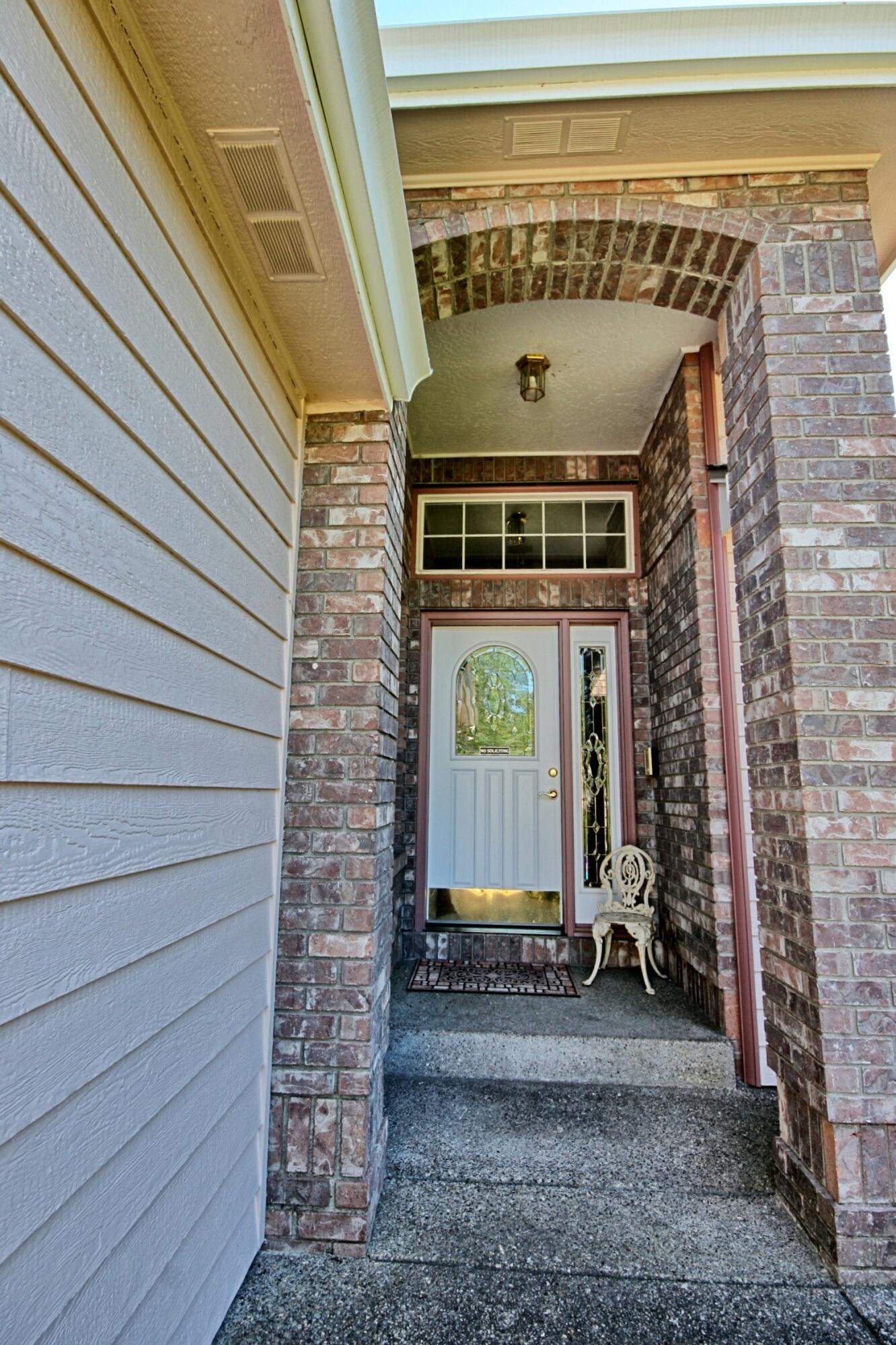 841 Brandon Street Central Point, OR 97502 - Photo 2 of 41 entry (1)
