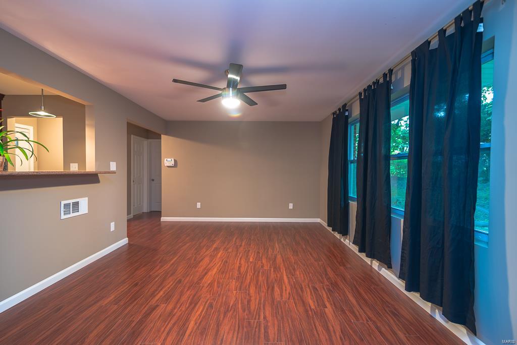5135 Rockingham Drive St. Louis, MO 63121 - Photo 8 of 16 Gallery Image 8