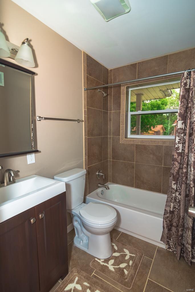 5135 Rockingham Drive St. Louis, MO 63121 - Photo 9 of 16 Gallery Image 9