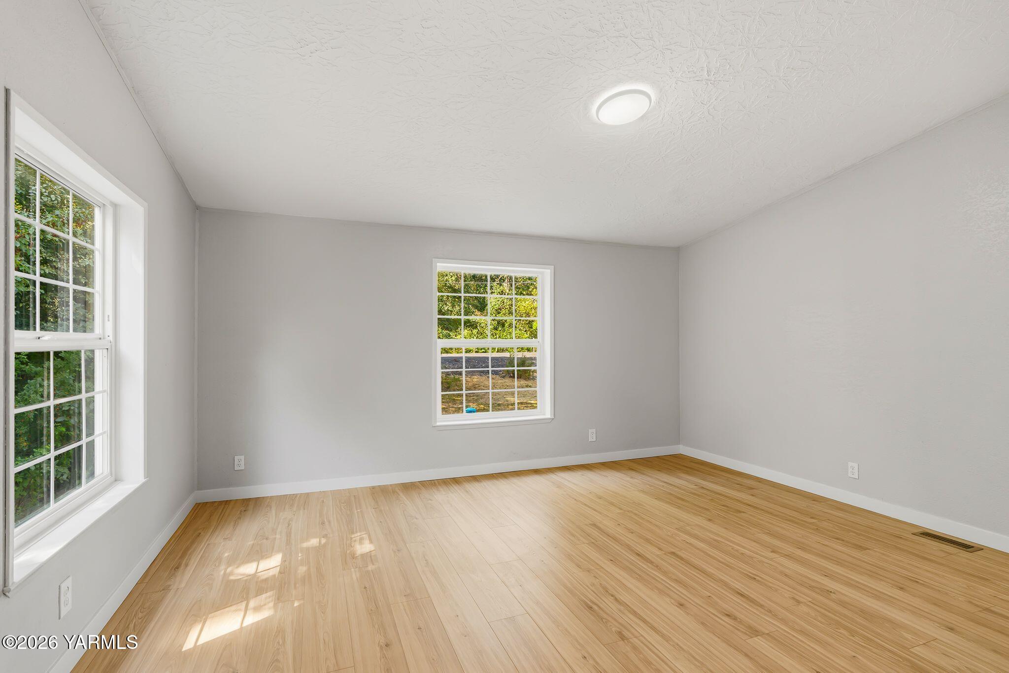 3351 South Naches Road Yakima, WA 98908 - Photo 22 of 41 28_3351 S Naches Rd-18