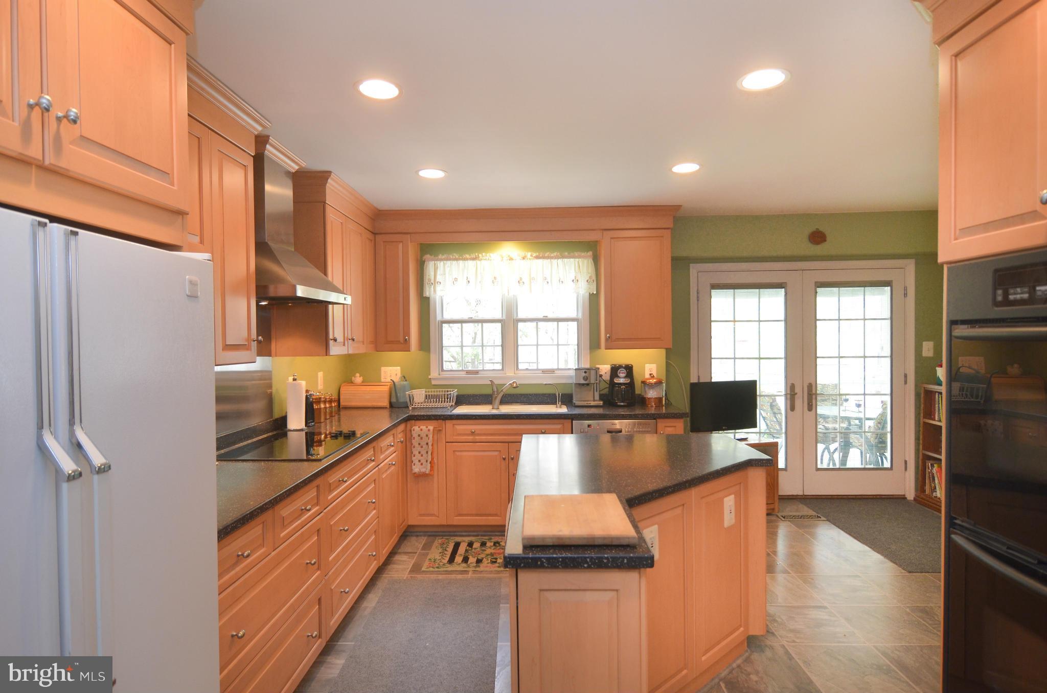 3310 Miller Heights Road Oakton, VA 22124 - Photo 9 of 23 Kitchen