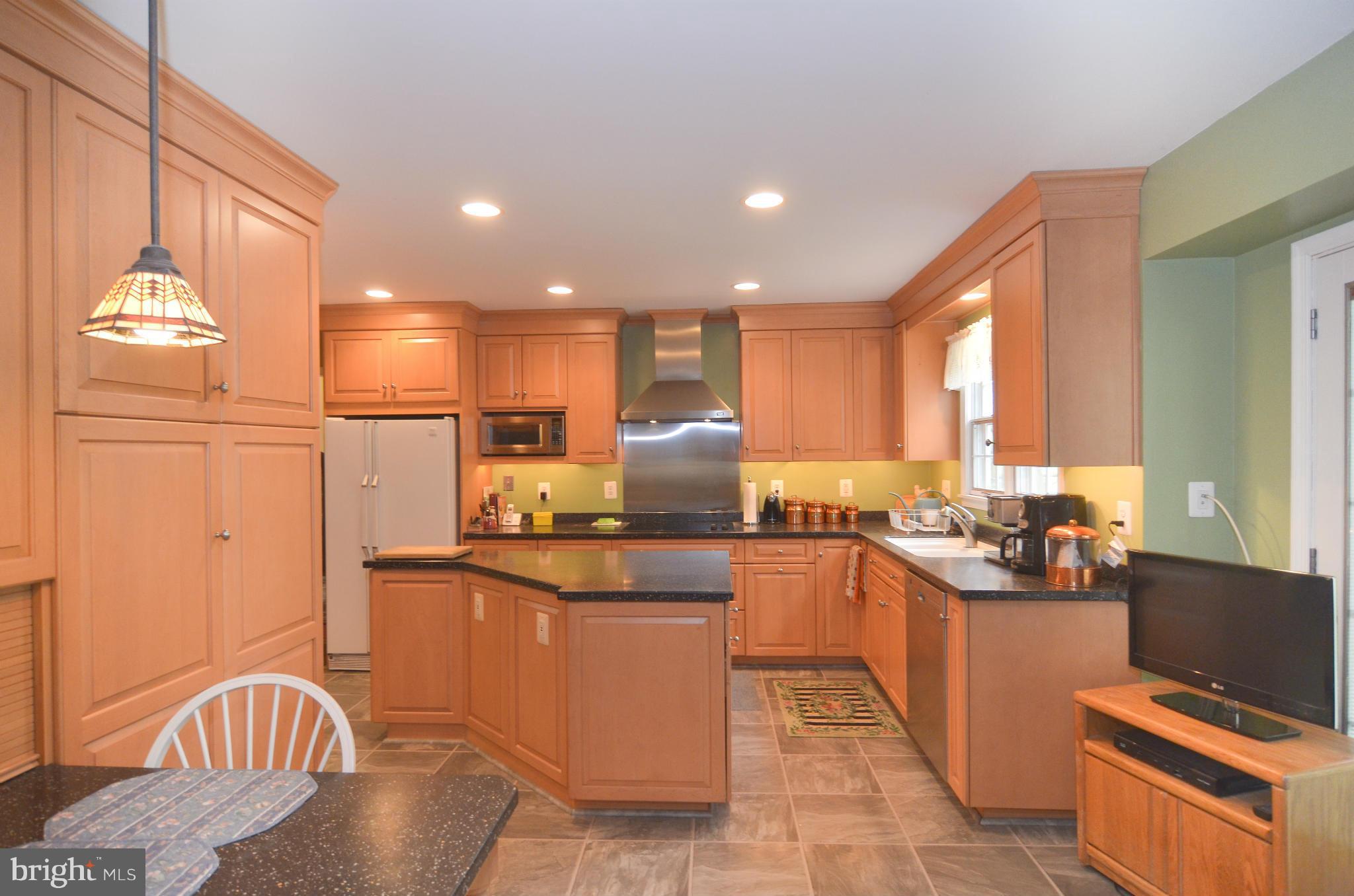 3310 Miller Heights Road Oakton, VA 22124 - Photo 10 of 23 Kitchen