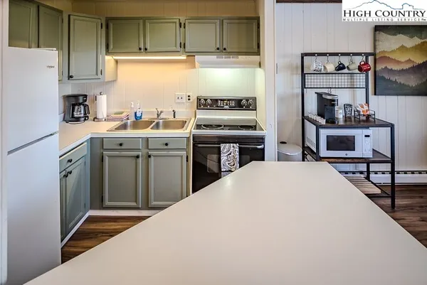 $324,990 | 115 North Pinnacle Ridge Road, Unit 47, Beech Mountain, NC 28604