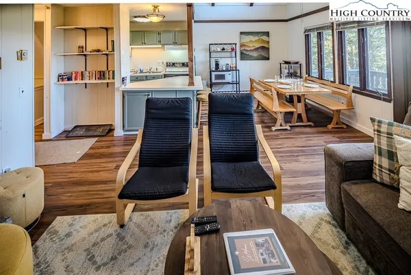 $324,990 | 115 North Pinnacle Ridge Road, Unit 47, Beech Mountain, NC 28604