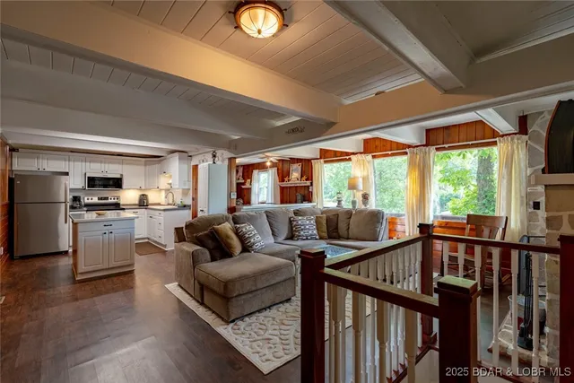 $299,900 | 2131 Brown Bend Road, Edwards, MO 65326