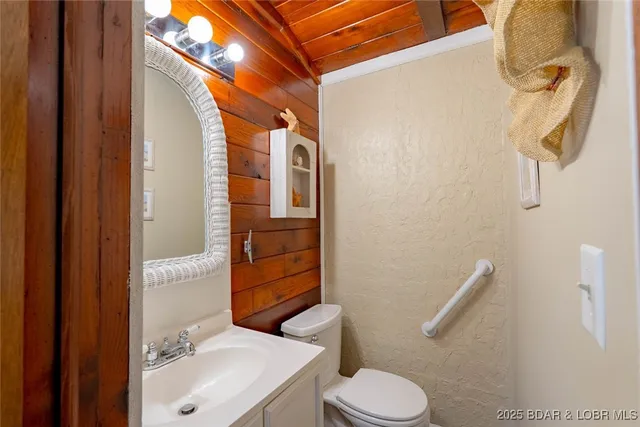 $299,900 | 2131 Brown Bend Road, Edwards, MO 65326