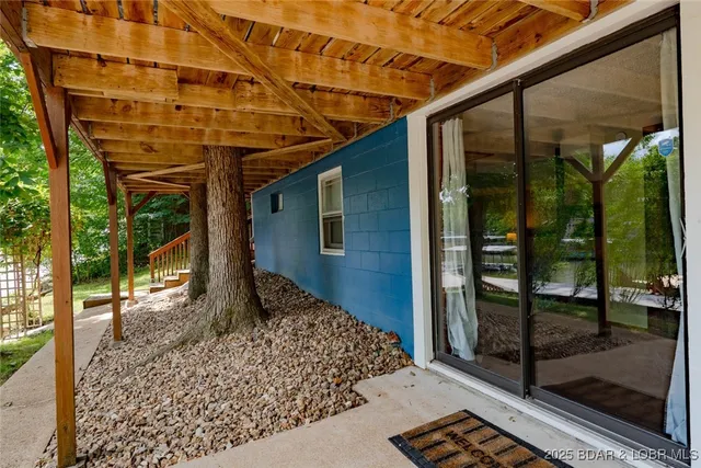 $299,900 | 2131 Brown Bend Road, Edwards, MO 65326