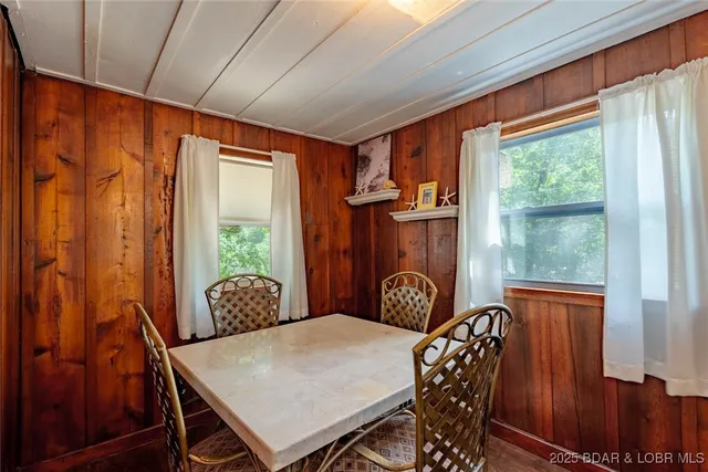 $299,900 | 2131 Brown Bend Road, Edwards, MO 65326