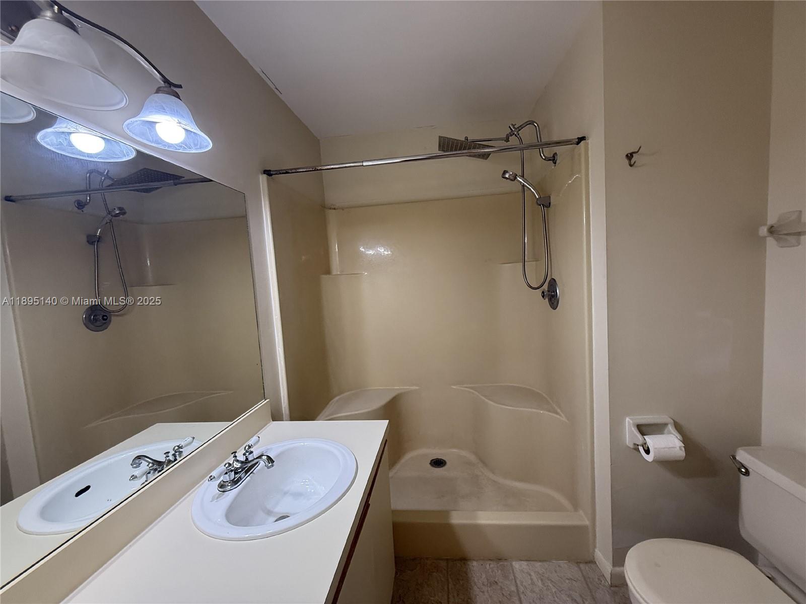 8228 Southeast Croft Circle, Unit J8 Hobe Sound, FL 33455 - Photo 9 of 17