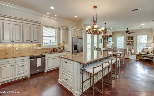 $610,000 | 241 Sycamore Lane, Madison, MS 39110