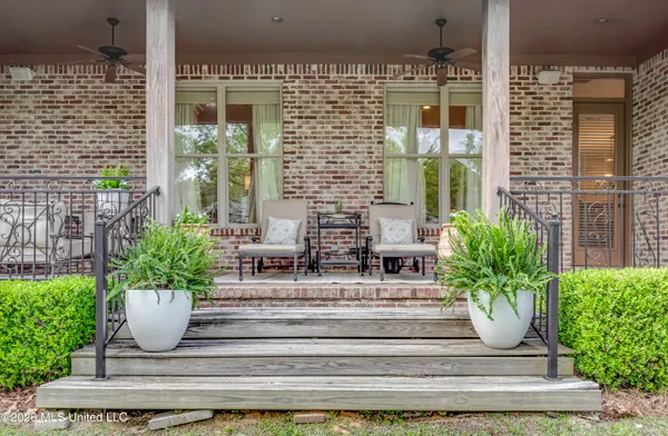 $610,000 | 241 Sycamore Lane, Madison, MS 39110