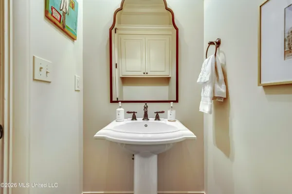 $610,000 | 241 Sycamore Lane, Madison, MS 39110