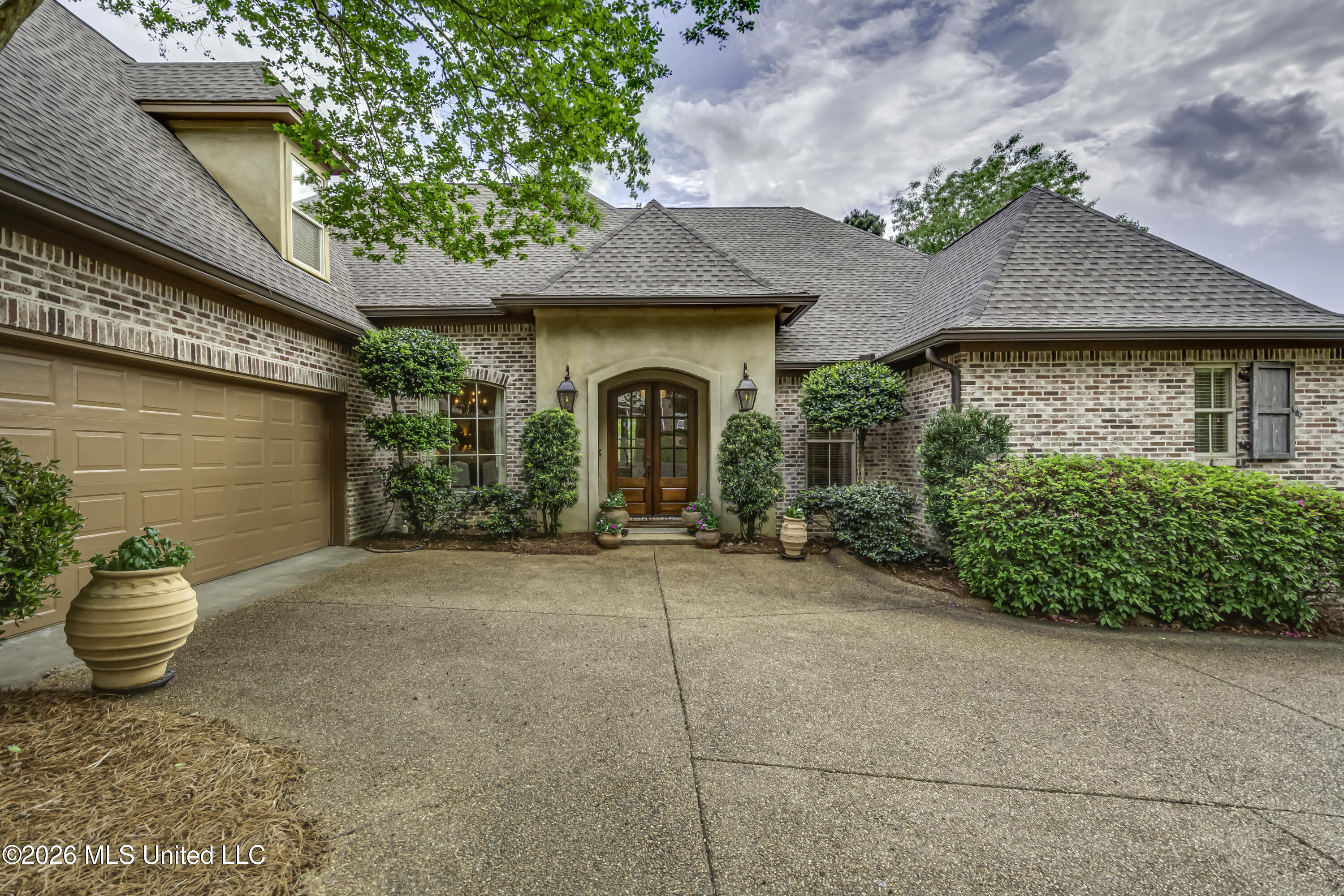 241 Sycamore Lane Madison, MS 39110 - Photo 2 of 59 241 Sycamore--2