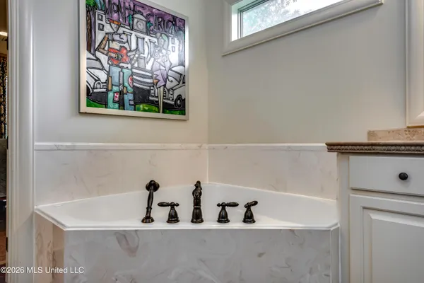 $610,000 | 241 Sycamore Lane, Madison, MS 39110