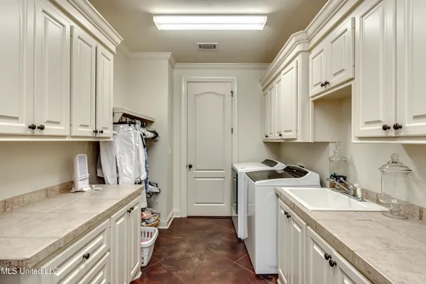 $610,000 | 241 Sycamore Lane, Madison, MS 39110