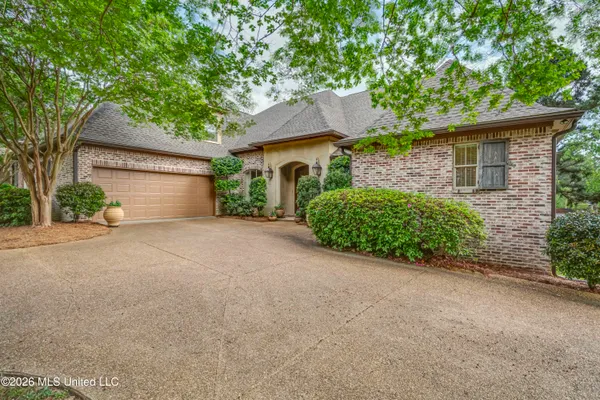 $610,000 | 241 Sycamore Lane, Madison, MS 39110