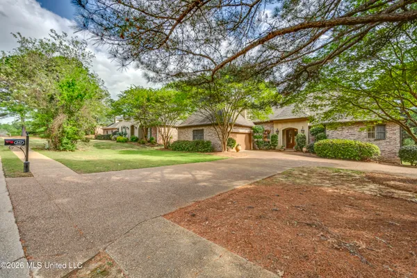 $610,000 | 241 Sycamore Lane, Madison, MS 39110