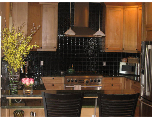 46 Liberty Road Bedford, MA 01730 - Photo 3 of 20 Gallery Image 3