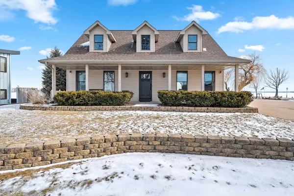 $849,000 | 2414 Longtail Beach Lane, Suamico, WI 54173