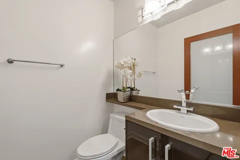 $1,099,000 | 1744 Granville Avenue, Unit 105, Los Angeles, CA 90025