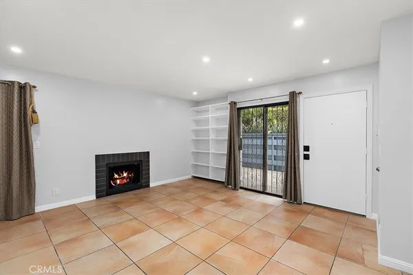 $600,000 | 5921 Templeton Street, Unit G, Huntington Park, CA 90255