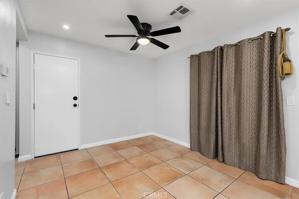 $600,000 | 5921 Templeton Street, Unit G, Huntington Park, CA 90255