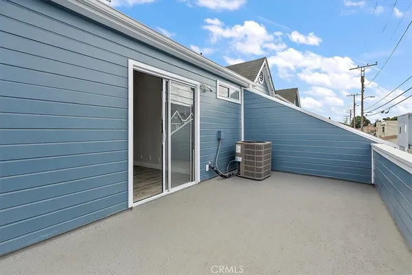 $590,000 | 5921 Templeton Street, Unit G, Huntington Park, CA 90255