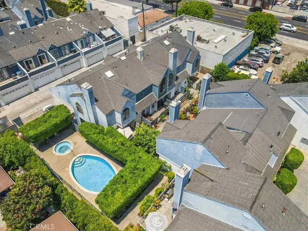 $590,000 | 5921 Templeton Street, Unit G, Huntington Park, CA 90255