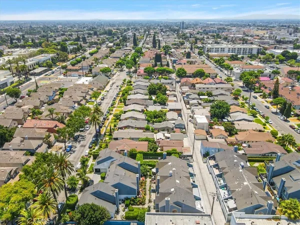 $590,000 | 5921 Templeton Street, Unit G, Huntington Park, CA 90255