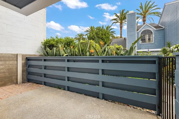 $600,000 | 5921 Templeton Street, Unit G, Huntington Park, CA 90255