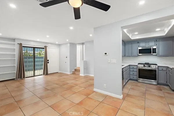 $590,000 | 5921 Templeton Street, Unit G, Huntington Park, CA 90255