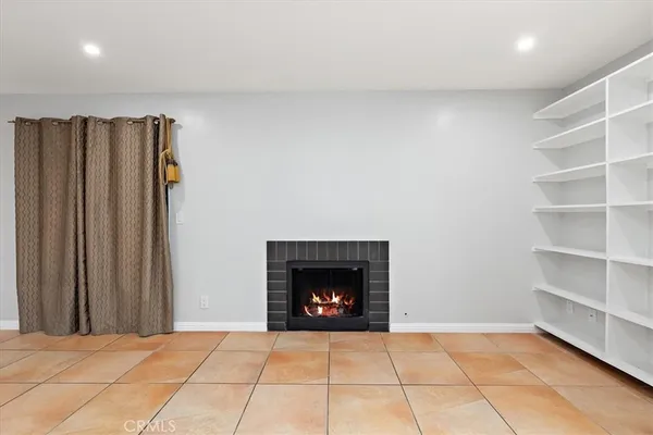 $590,000 | 5921 Templeton Street, Unit G, Huntington Park, CA 90255