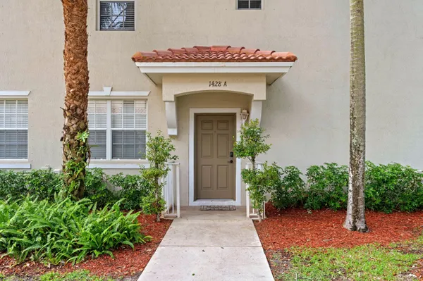 $324,900 | 1428 West Wickham Circle, Unit A, Delray Beach, FL 33445