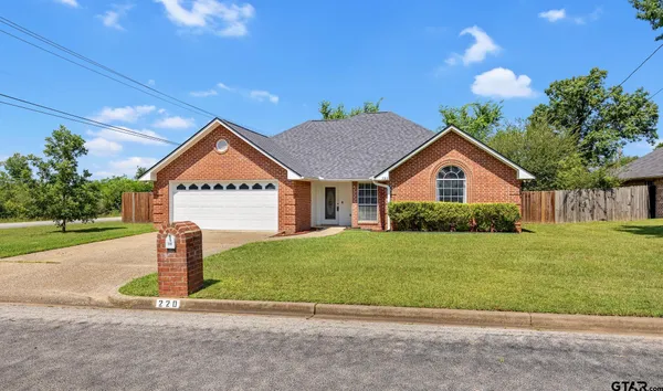 $262,500 | 220 Eastgate Drive, Whitehouse, TX 75791