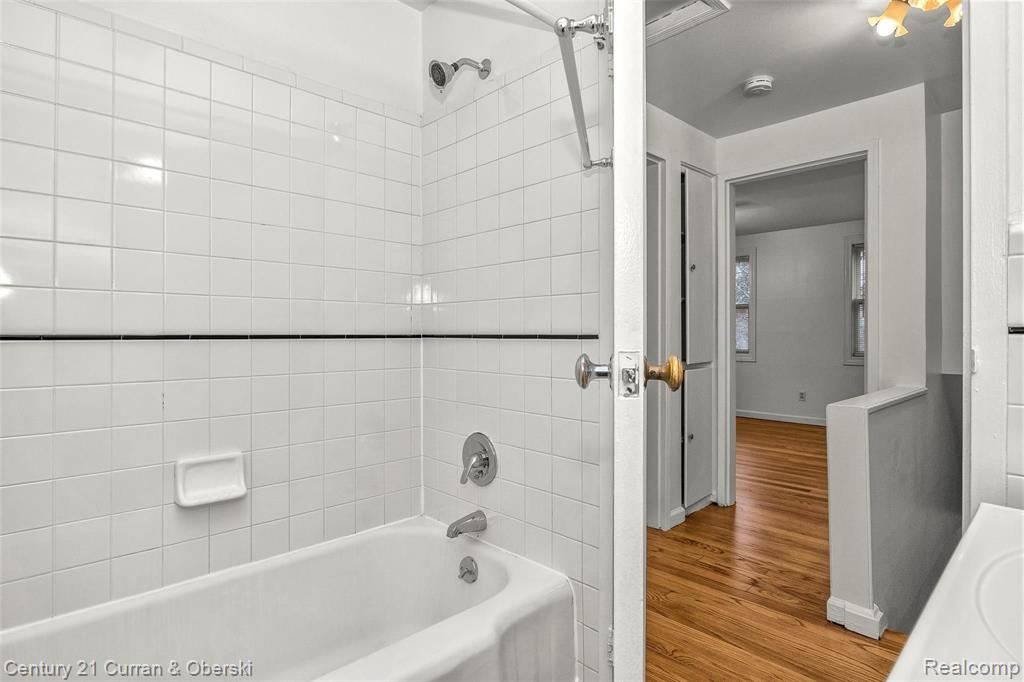 1900 Graefield Road Birmingham, MI 48009 - Photo 22 of 39