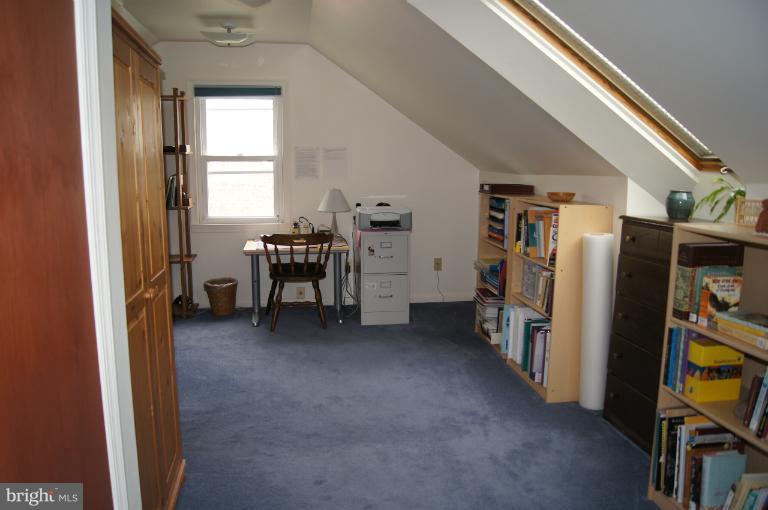 1002 Litchfield Road Baltimore, MD 21239 - Photo 22 of 30 Den area of master suite.