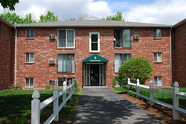 $1,818 | 93 West Street, Unit 2, Milford, NH 03055