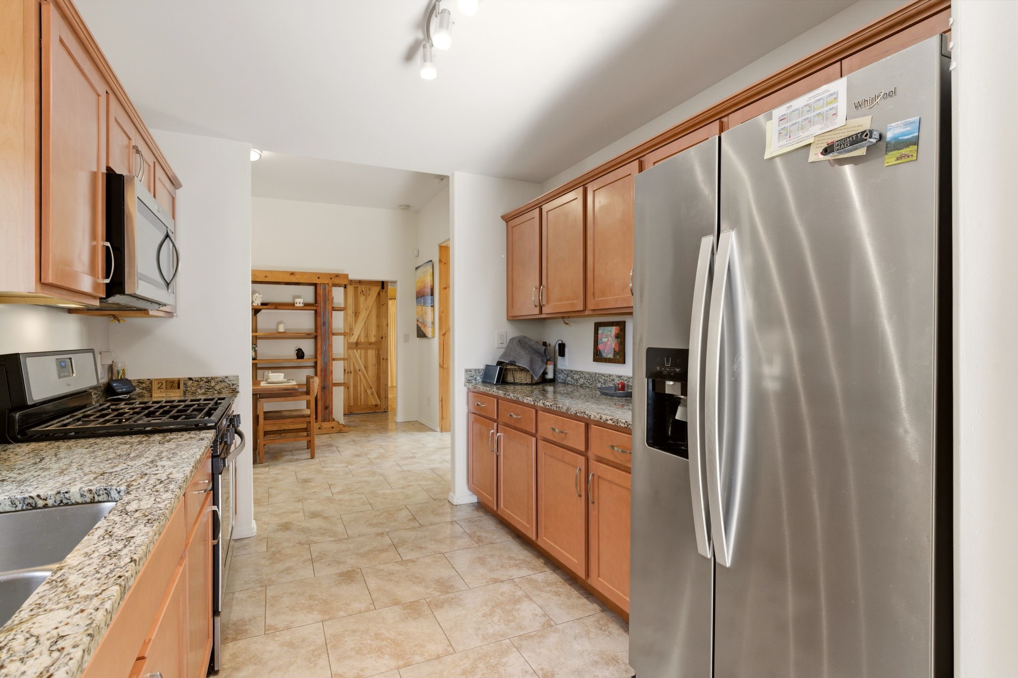 3 Silver Buckle Road Santa Fe, NM 87508 - Photo 15 of 34 Kitchen with granite counter tops