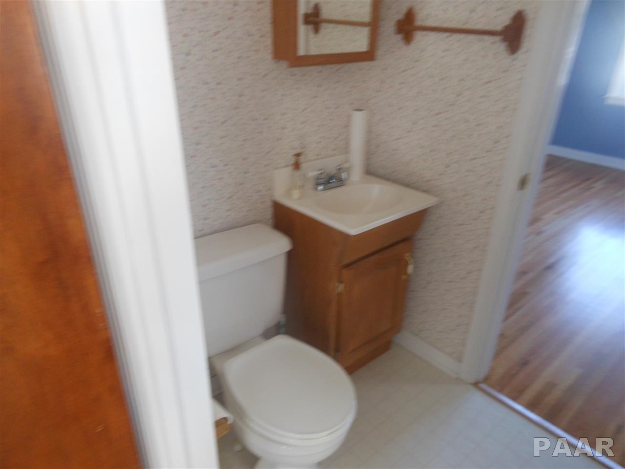 1102 West Ridge Road Peoria, IL 61614 - Photo 16 of 34 Gallery Image 16