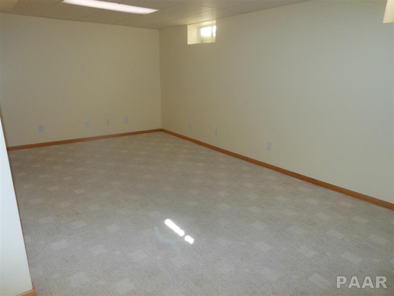 1102 West Ridge Road Peoria, IL 61614 - Photo 26 of 34 Gallery Image 26
