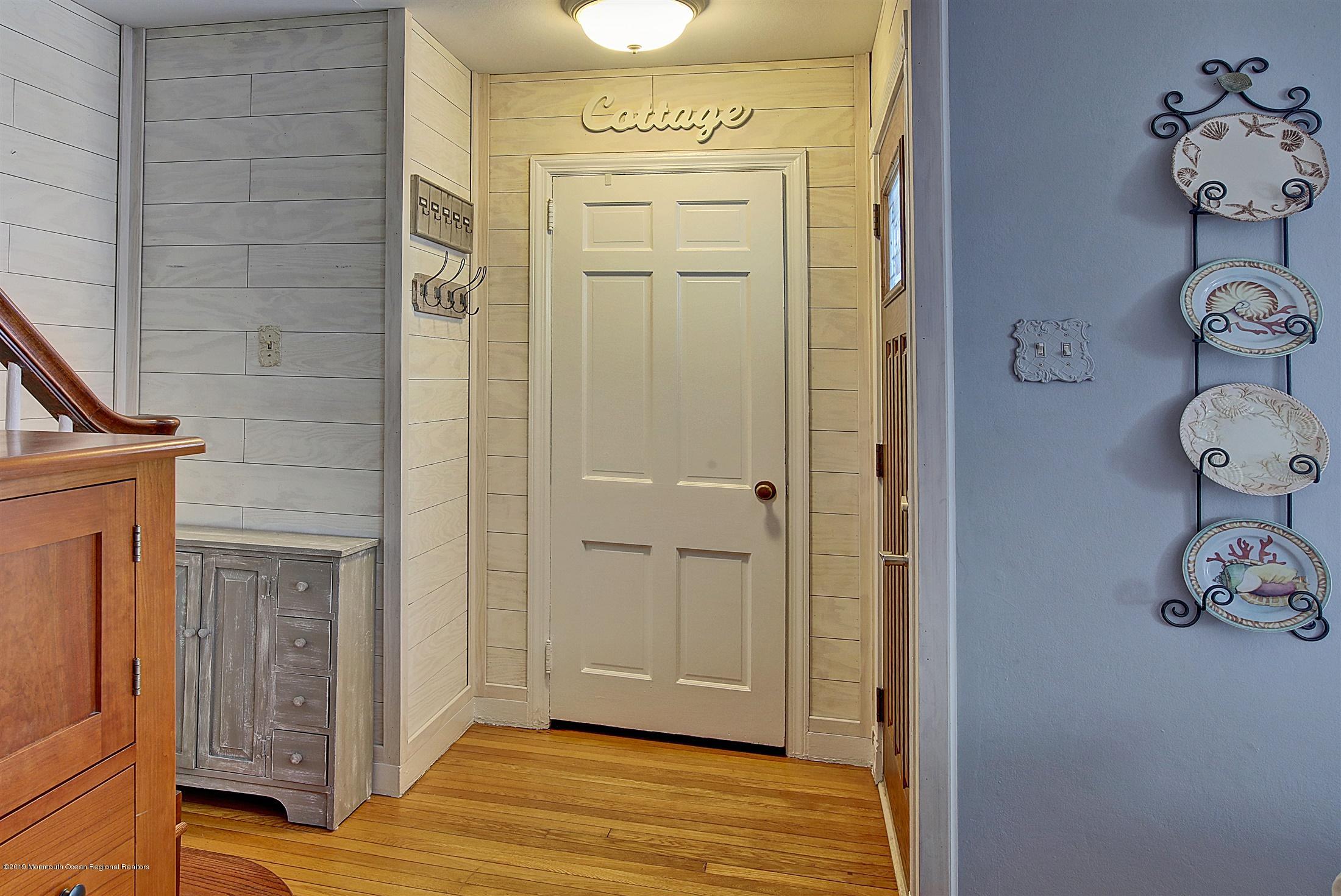 85 Lakewood Road Manasquan, NJ 08736 - Photo 4 of 32 04-Foyer