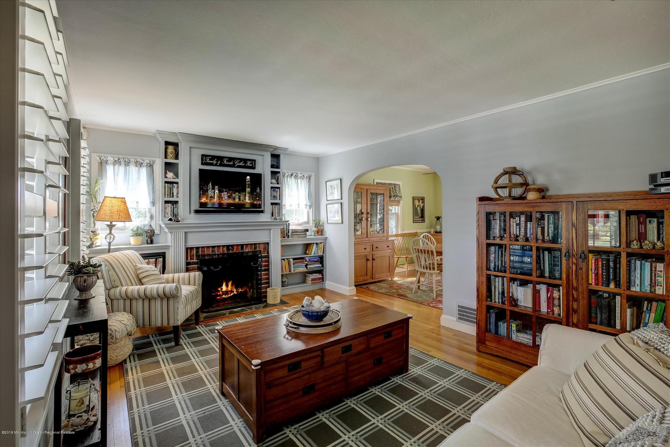 85 Lakewood Road Manasquan, NJ 08736 - Photo 6 of 32 07-Living