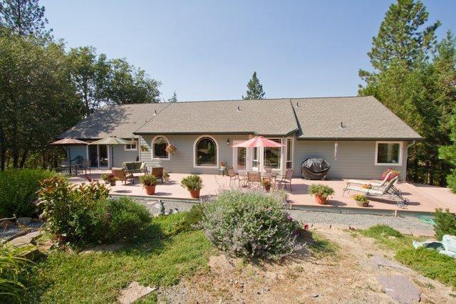 2535 Dowell Road Grants Pass, OR 97527 - Photo 2 of 32 Additional Photo