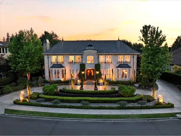 $2,350,000 | 5807 Northwest El Rey Drive, Camas, WA 98607